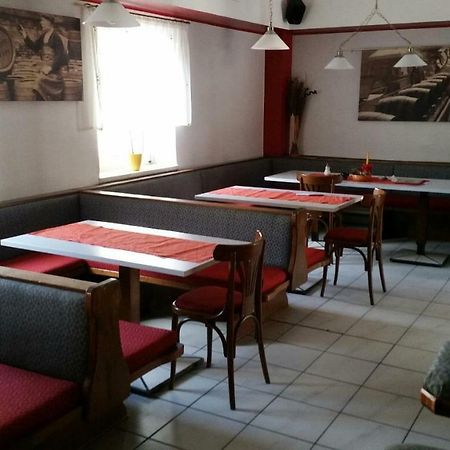 Makss Hotel Wels Kültér fotó
