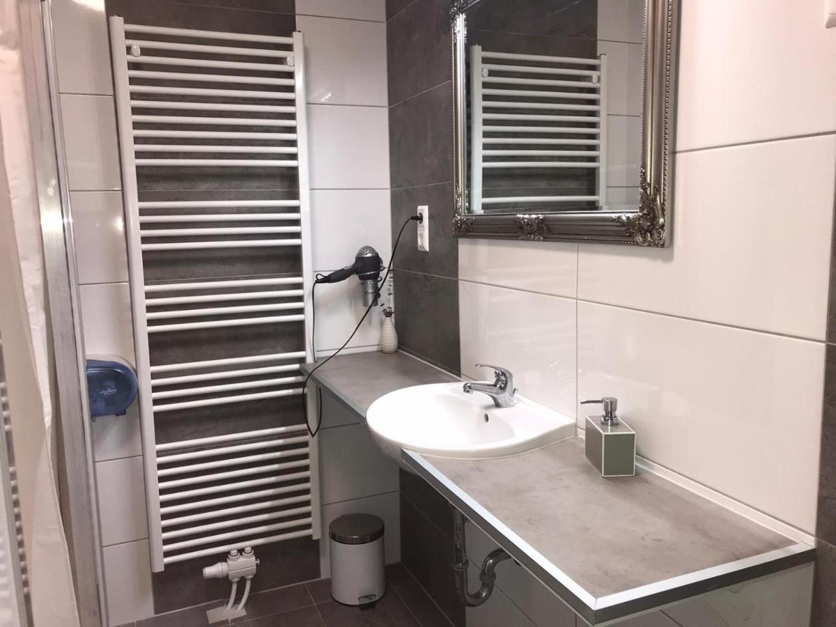 Makss Hotel Wels Kültér fotó