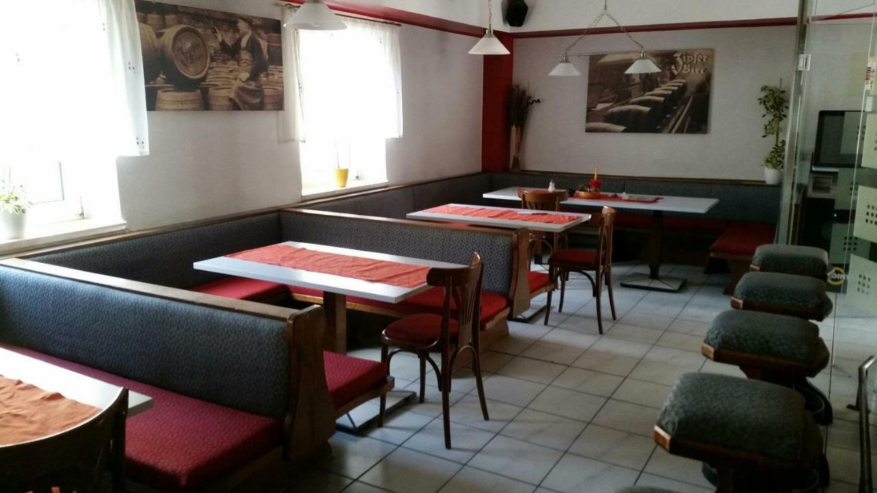 Makss Hotel Wels Kültér fotó